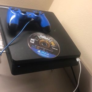 Playstion 4 with 1 Controller